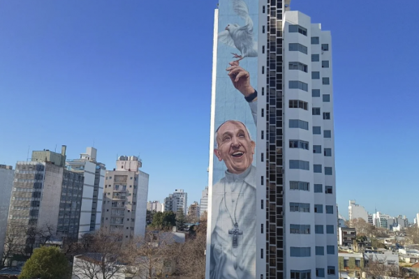 Inauguraron en La Plata el mural más grande del mundo dedicado al papa Francisco